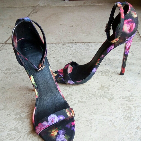 Host Pick🔥ASOS Halcyon Floral Heeled Sandals🔥 - Picture 5 of 8